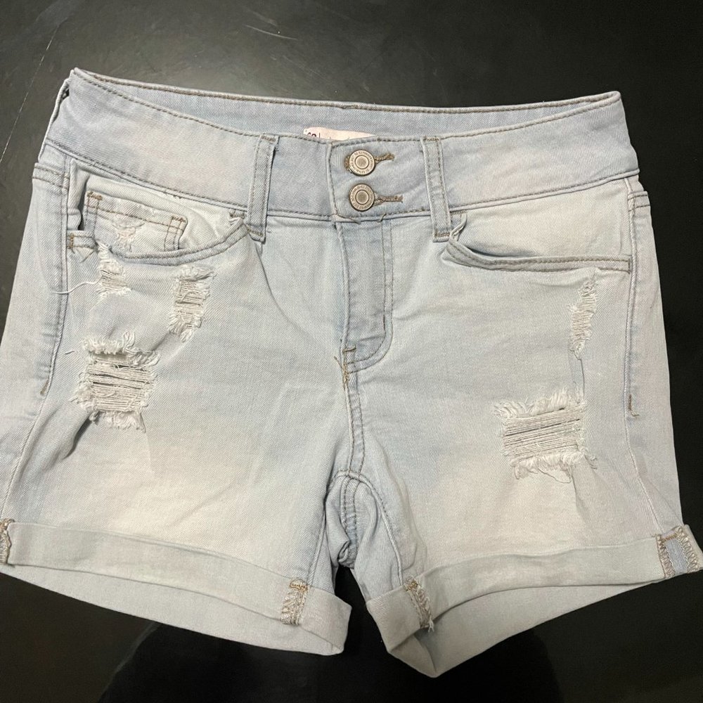SO | Favorite Midi Low Rise Jean Shorts - Size 7